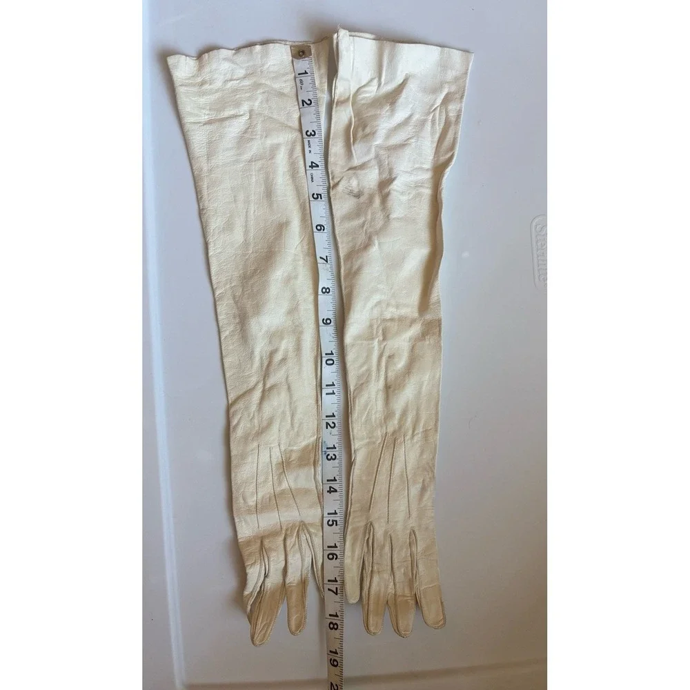 Vintage Aris of Paris Ivory Kidskin Leather Pearl Snap Gloves Womens Opera
